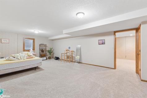 1800 W 7th Avenue N Clear Lake IA 50428