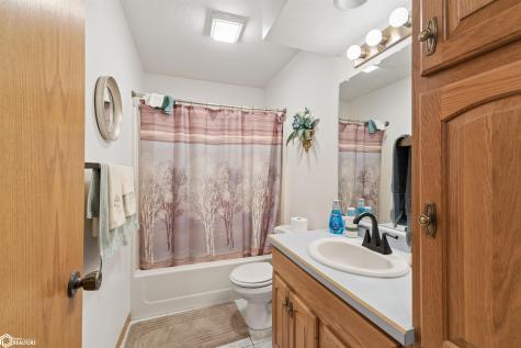 1800 W 7th Avenue N Clear Lake IA 50428