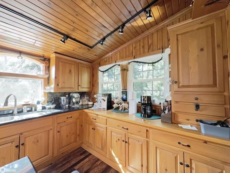 1431 Beeds Lake Drive Hampton IA 50441