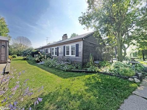 1431 Beeds Lake Drive Hampton IA 50441