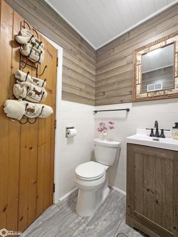 1431 Beeds Lake Drive Hampton IA 50441