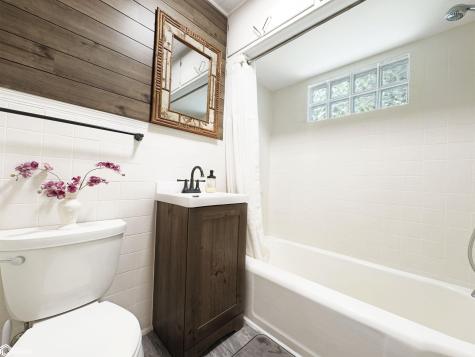 1431 Beeds Lake Drive Hampton IA 50441