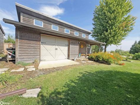 1431 Beeds Lake Drive Hampton IA 50441