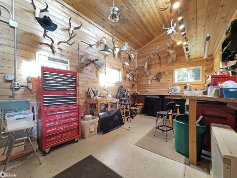 1431 Beeds Lake Drive Hampton IA 50441