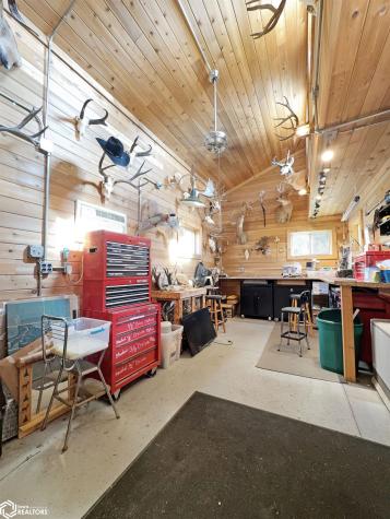 1431 Beeds Lake Drive Hampton IA 50441