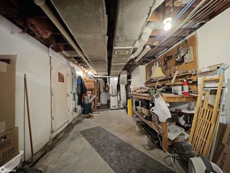 1431 Beeds Lake Drive Hampton IA 50441