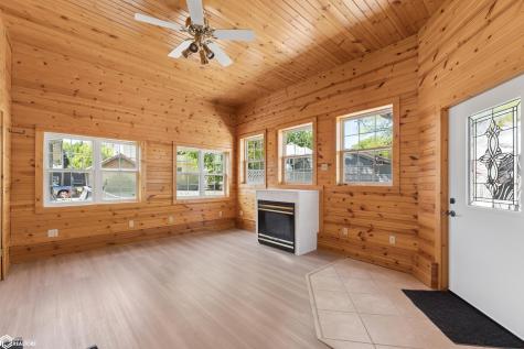 709 N 8th Street Clear Lake IA 50428