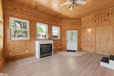 709 N 8th Street Clear Lake IA 50428