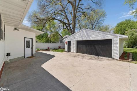 709 N 8th Street Clear Lake IA 50428
