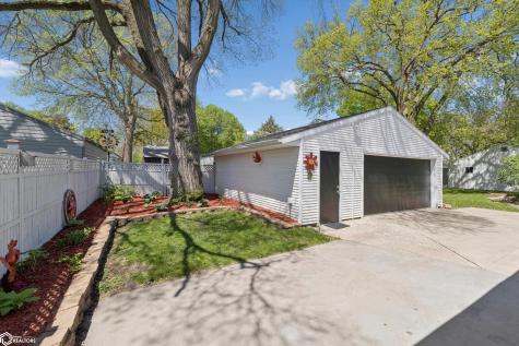 709 N 8th Street Clear Lake IA 50428