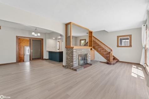709 N 8th Street Clear Lake IA 50428