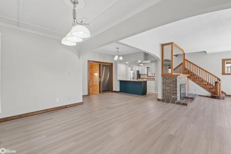 709 N 8th Street Clear Lake IA 50428