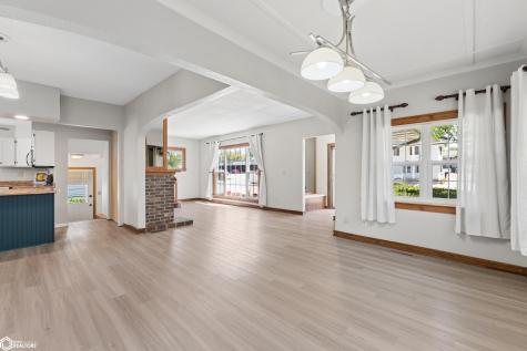 709 N 8th Street Clear Lake IA 50428