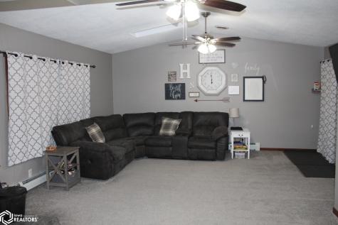 1160 Division Street Garner IA 50438