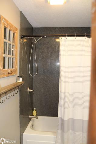 1160 Division Street Garner IA 50438