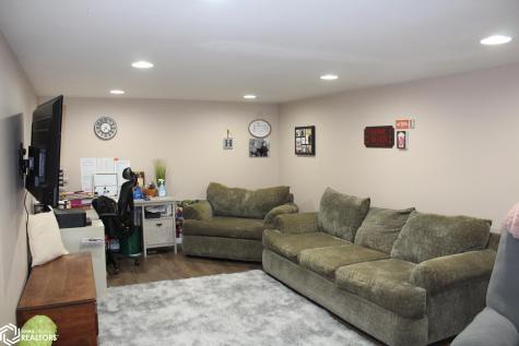 1160 Division Street Garner IA 50438
