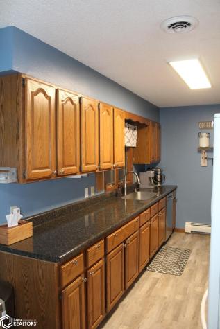 1160 Division Street Garner IA 50438