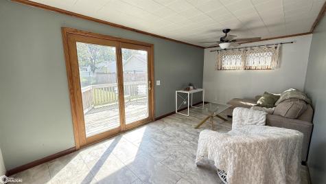 807 10th Street NE Mason City IA 50401-2419