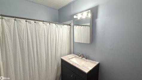 807 10th Street NE Mason City IA 50401-2419