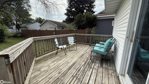 807 10th Street NE Mason City IA 50401-2419