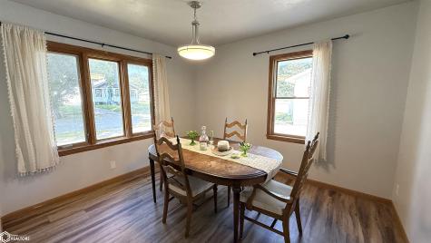 807 10th Street NE Mason City IA 50401-2419