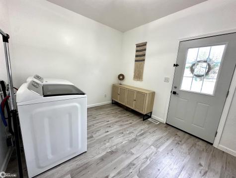 178 1st Street NW Britt IA 50423