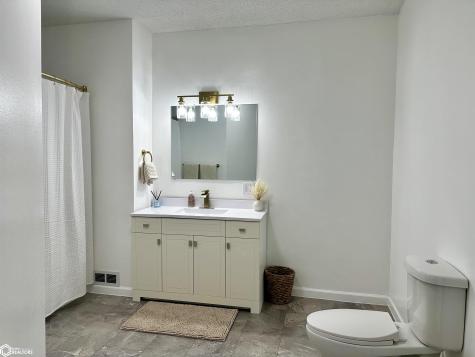 178 1st Street NW Britt IA 50423