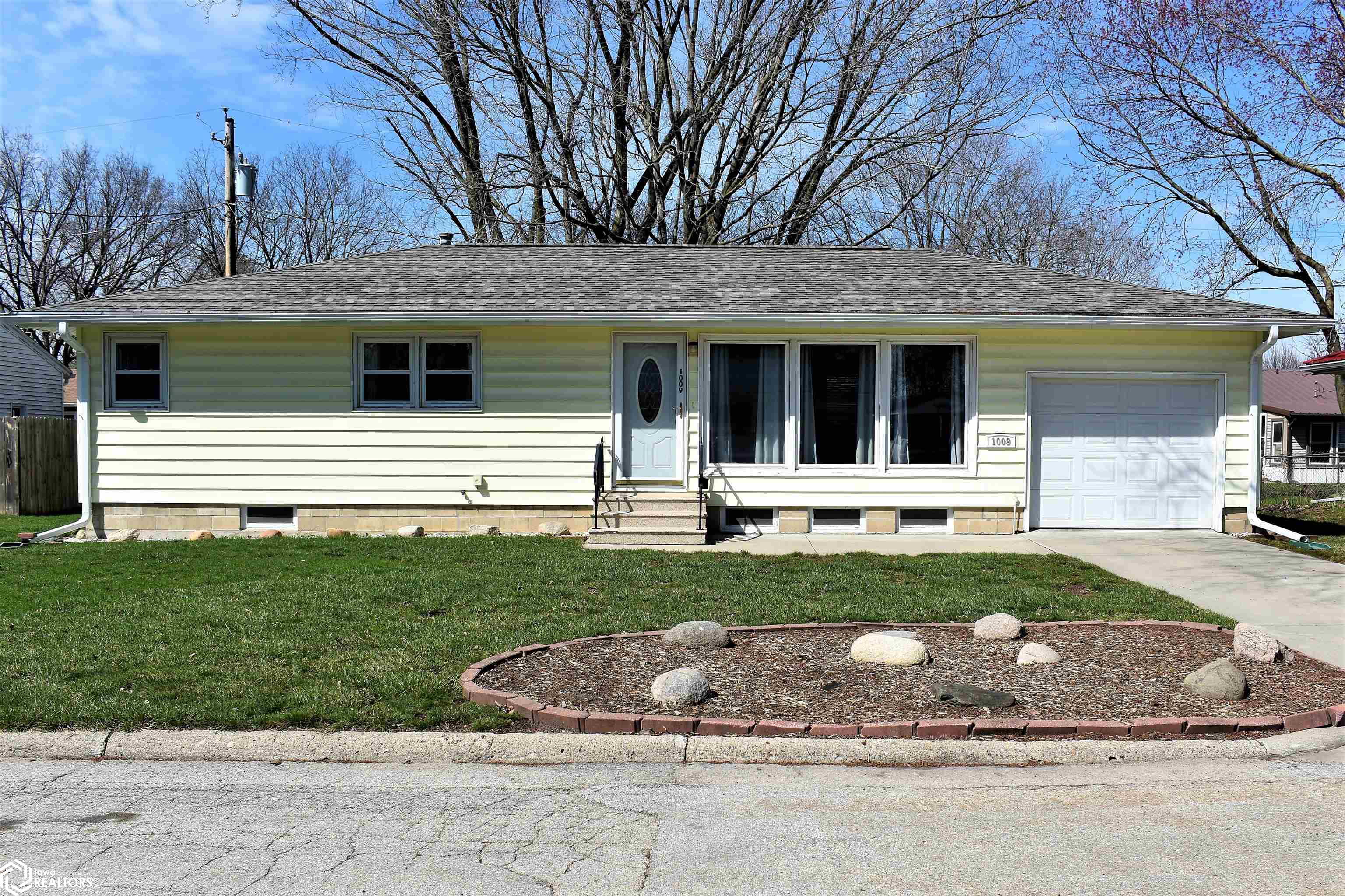 1009 Pearl Iowa Falls IA 50126