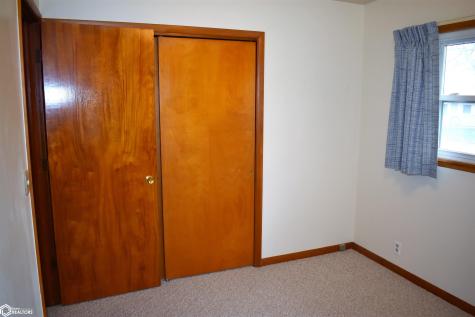 1009 Pearl Iowa Falls IA 50126