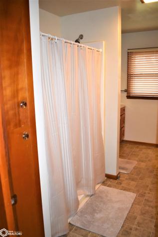 1009 Pearl Iowa Falls IA 50126