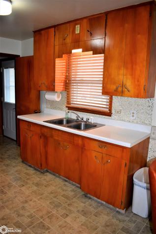 1009 Pearl Iowa Falls IA 50126