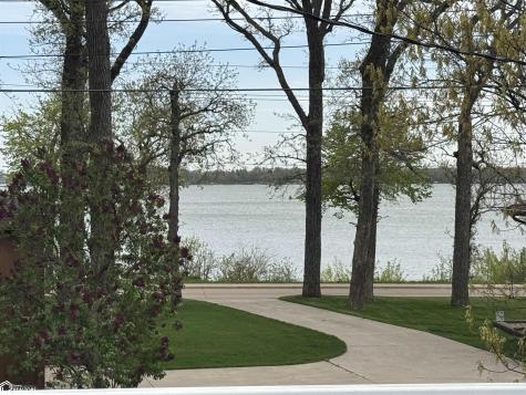 111 Orchard Lane Clear Lake IA 50428