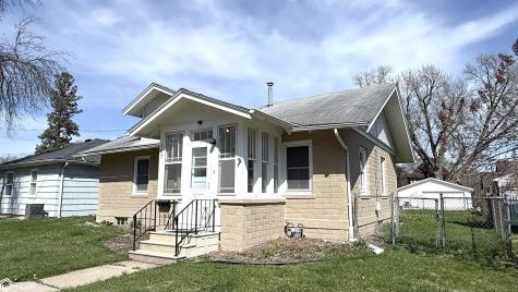 107 S Rhode Island Avenue Mason City IA 50401