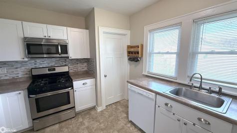 107 S Rhode Island Avenue Mason City IA 50401