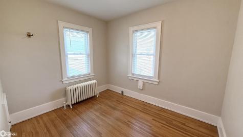 107 S Rhode Island Avenue Mason City IA 50401