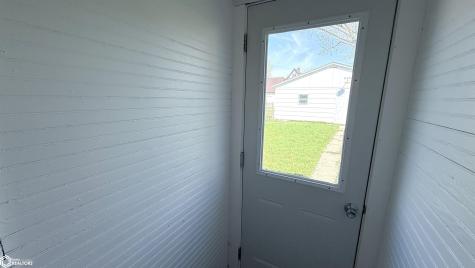 107 S Rhode Island Avenue Mason City IA 50401
