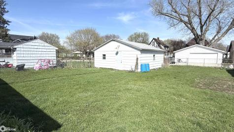 107 S Rhode Island Avenue Mason City IA 50401