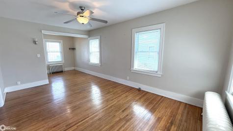 107 S Rhode Island Avenue Mason City IA 50401