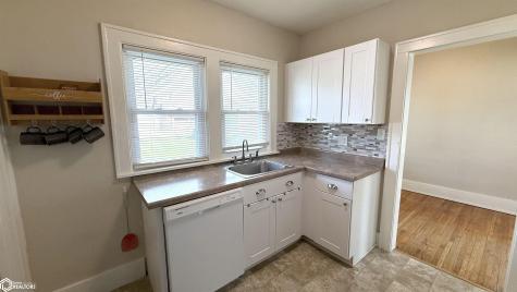 107 S Rhode Island Avenue Mason City IA 50401