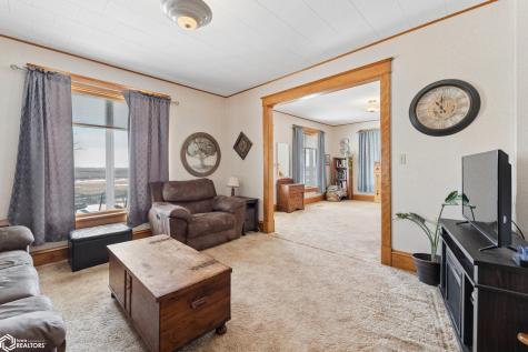 21530 Pheasant Avenue Mason City IA 50401