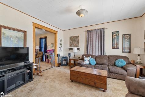21530 Pheasant Avenue Mason City IA 50401