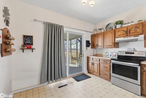 21530 Pheasant Avenue Mason City IA 50401