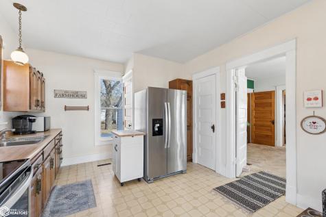 21530 Pheasant Avenue Mason City IA 50401