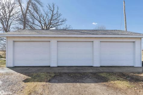 21530 Pheasant Avenue Mason City IA 50401