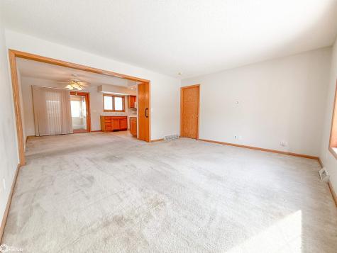 1656 Dorell Drive Hampton IA 50441