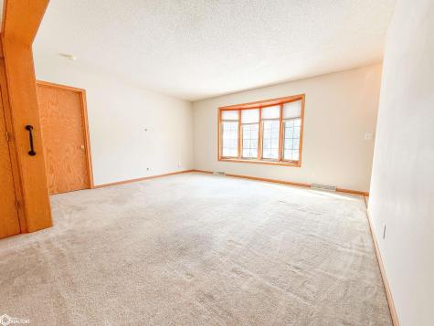 1656 Dorell Drive Hampton IA 50441