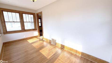 726 1st Street SW Mason City IA 50401