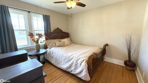 726 1st Street SW Mason City IA 50401