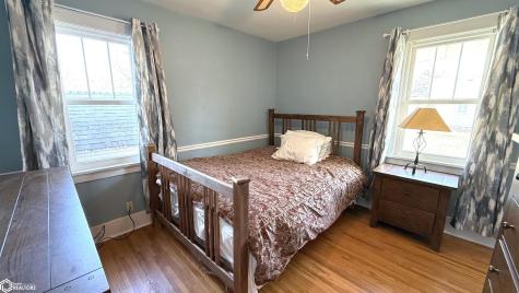 726 1st Street SW Mason City IA 50401
