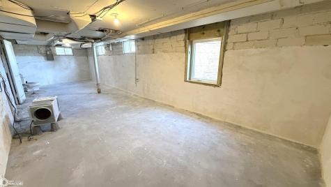 726 1st Street SW Mason City IA 50401